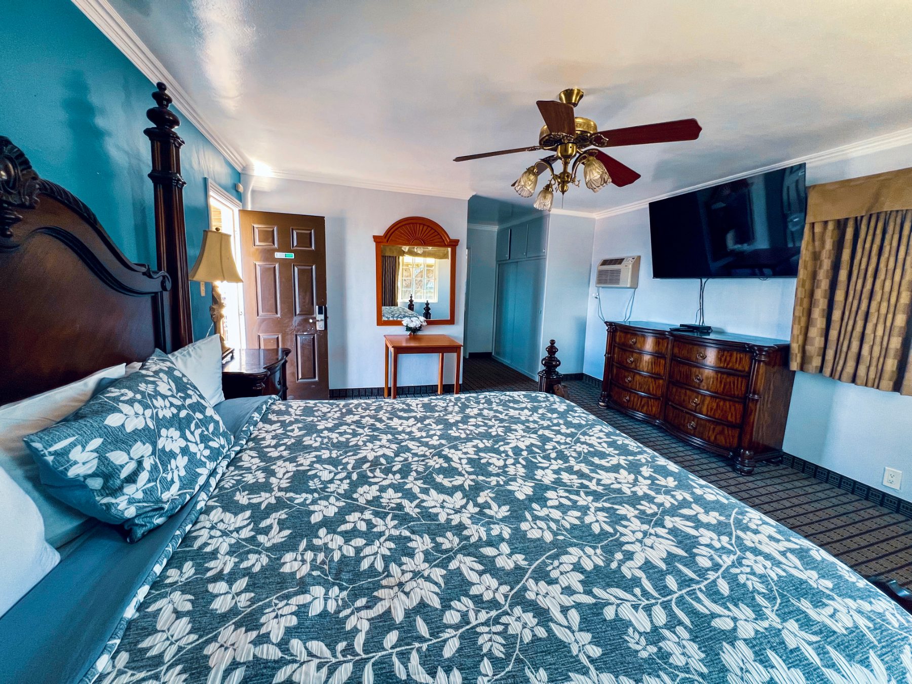 Overview of the Room